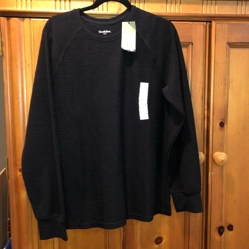 Men’s long sleeve crew neck pull-over shirt